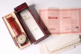 TUDOR OYSTER WRIST WATCH WITH BOX AND PAPERS 1961 REFERENCE 7934, circular cream dial with baton and