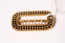 Gold Enamel Buckle, 18ct yellow gold with enamel chequered pattern, claw style clasp,