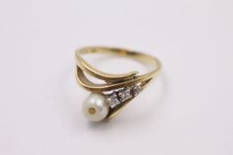 14ct gold diamond & pearl bypass ring, missing stone 3.4 grams gross