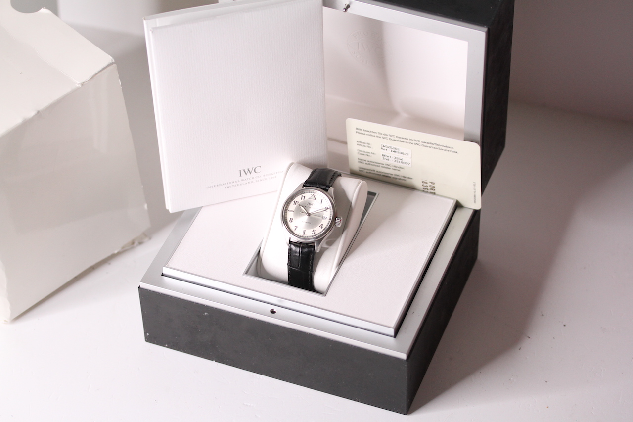 IWC SPITFIRE AUTOMATIC MID SIZE WITH BOX AND PAPERS 2008, circular sunburst silver dial with - Image 2 of 7