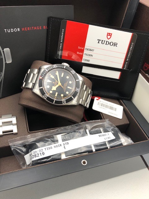 TUDOR BLACK BAY WRISTWATCH REF. 79230N FULL SET, circular black dial with dot hour markers, 41mm - Image 2 of 6