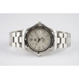 GENTLEMENS TAG HEUER AQUARACER AUTOMATIC DATE WRISTWATCH, circular waffle dial with applied silver