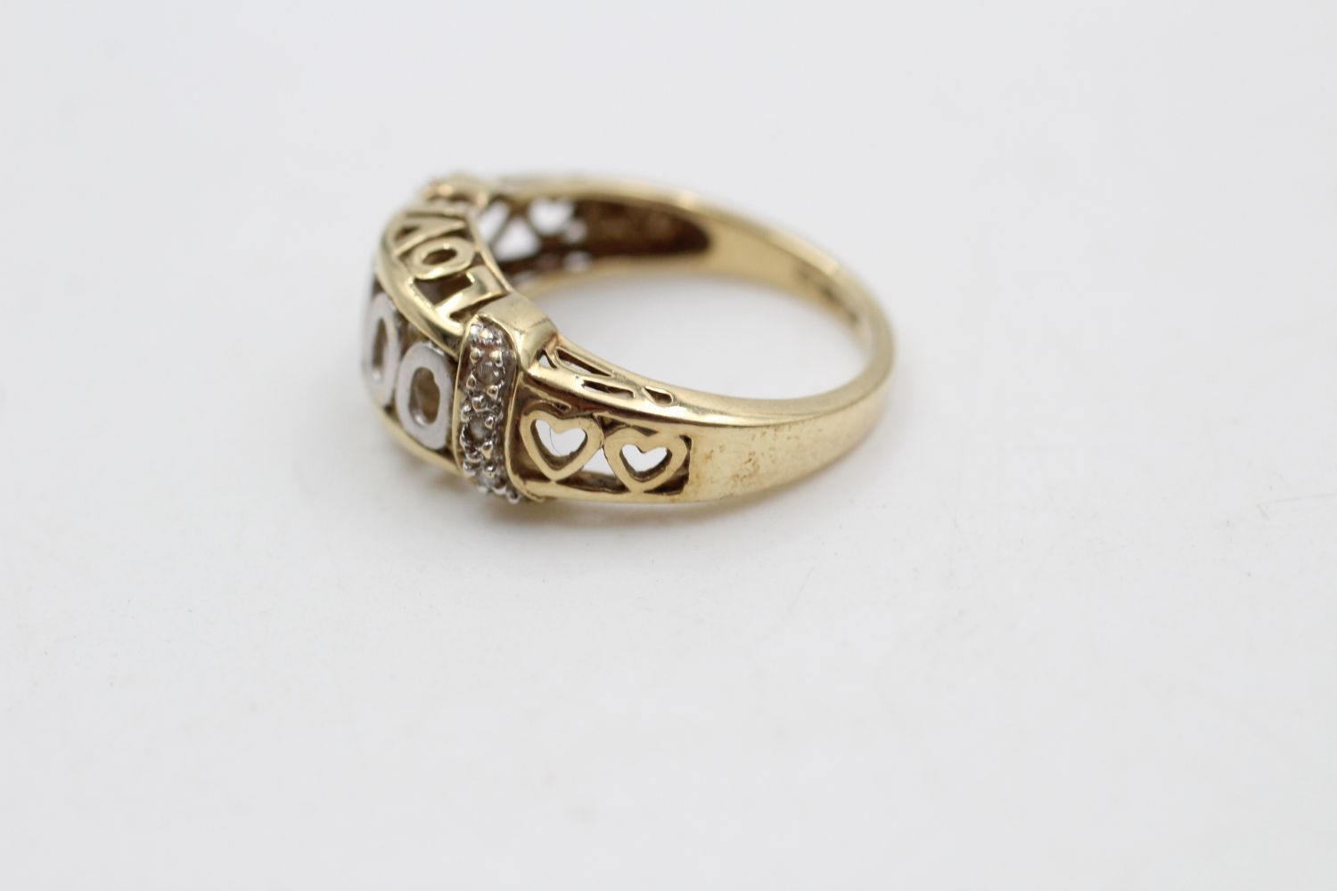 vintage 9ct gold two-tone '2000' cutwork ring 2.3 grams gross - Image 3 of 5