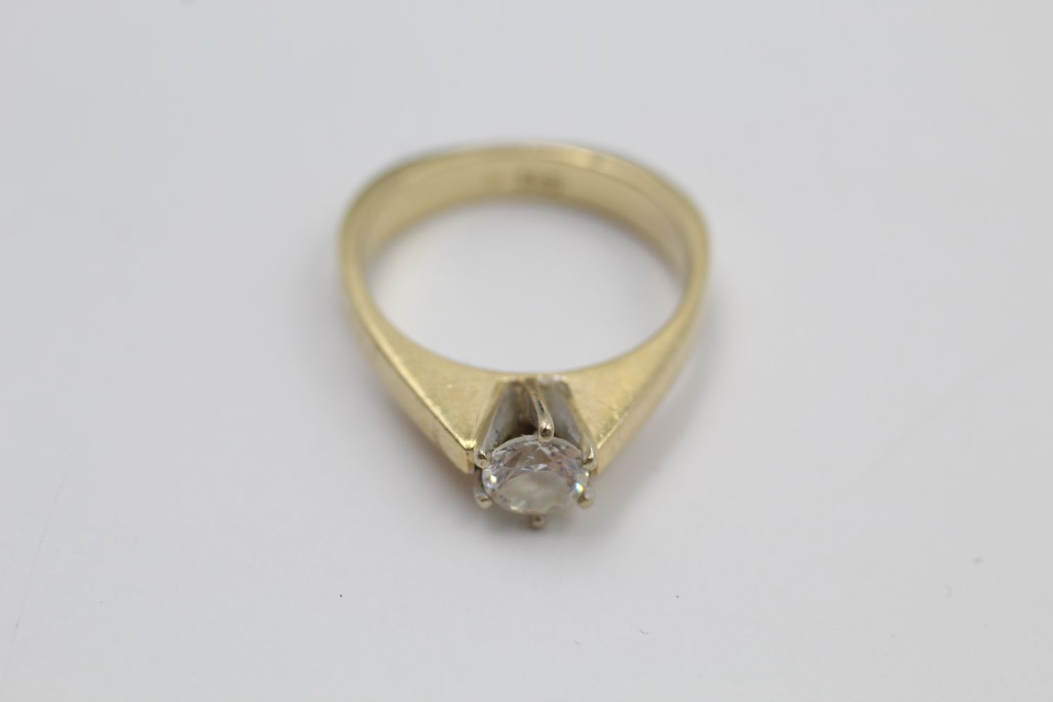 14ct gold modernist set gemstone solitaire ring 4.1 grams gross