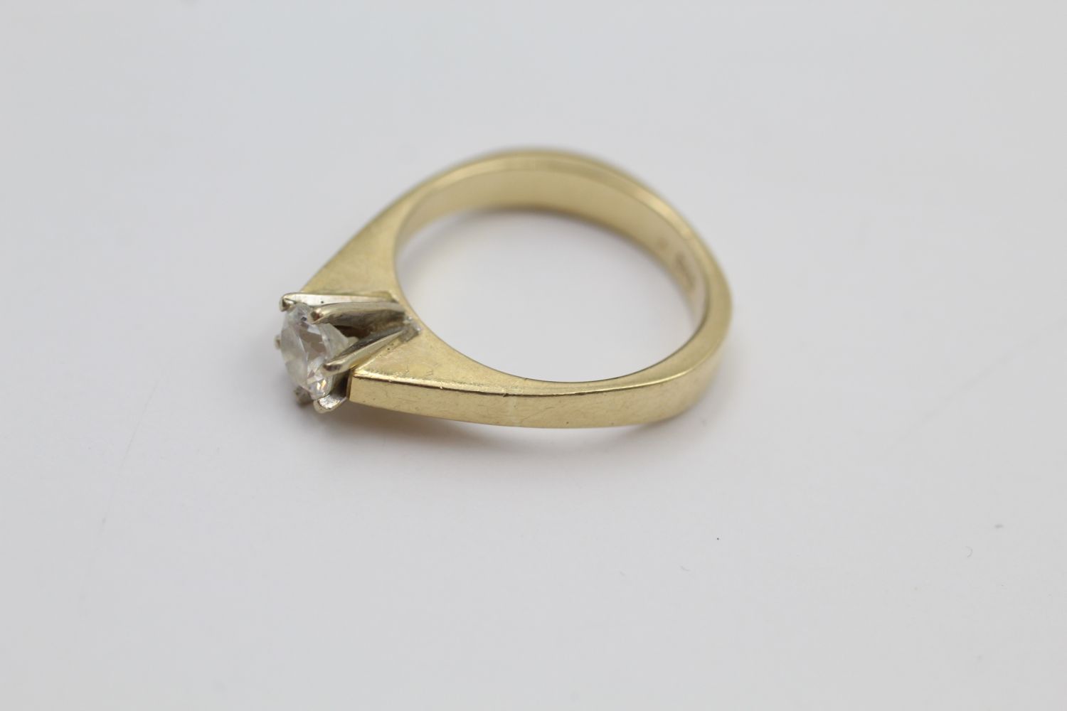 14ct gold modernist set gemstone solitaire ring 4.1 grams gross - Image 3 of 4