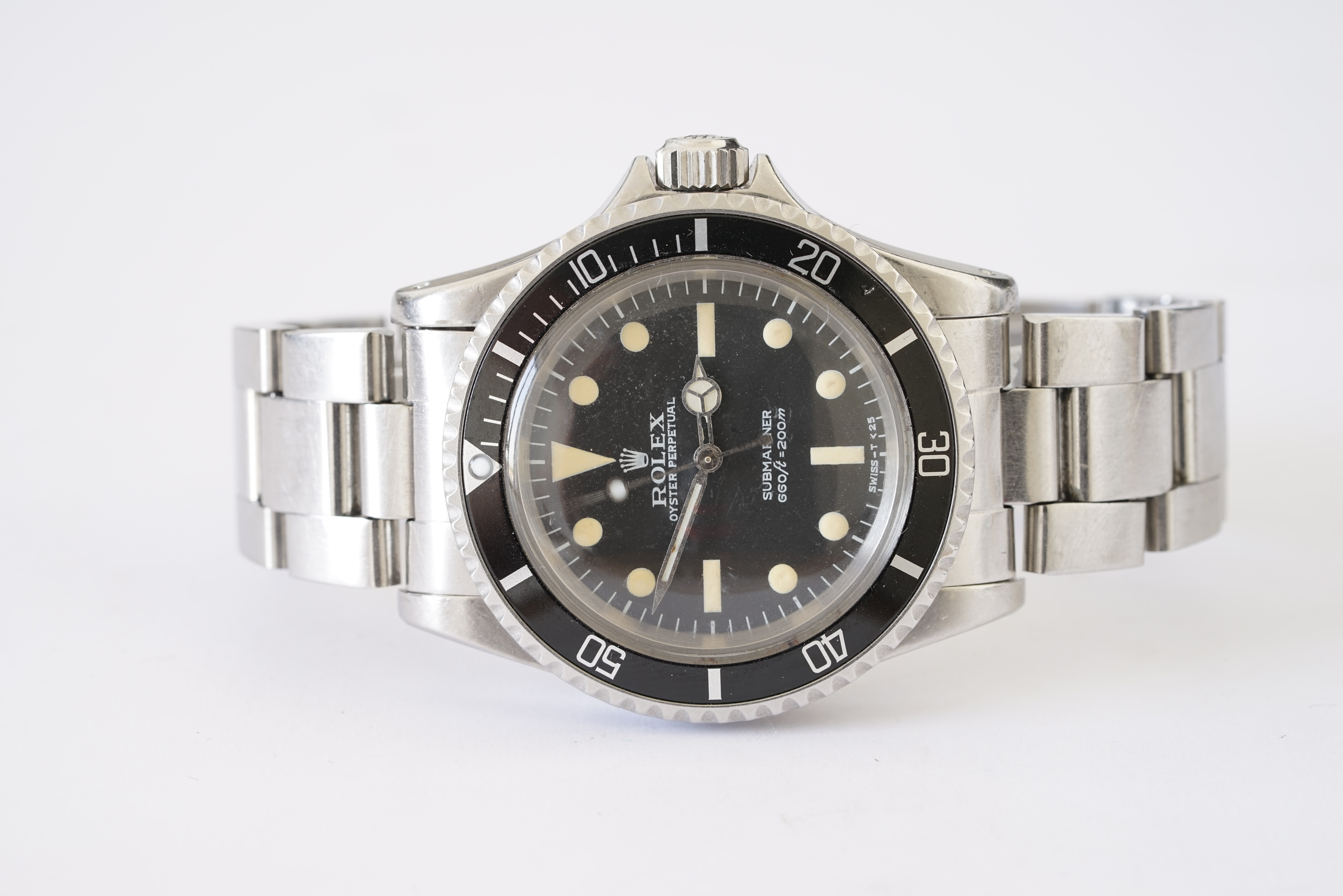 GENTLEMENS ROLEX OYSTER PERPETUAL SUBMARINER FEET FIRST WRISTWATCH W/ BOX REF. 5513 CIRCA 1970/71, - Image 2 of 5