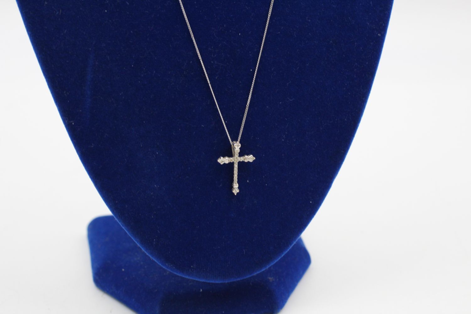 18ct white gold diamond cross pendant 9ct chain 2 grams gross - Image 2 of 4