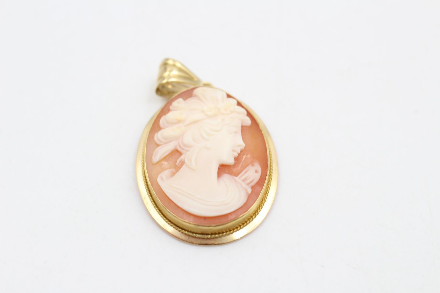 18ct Gold frame shell cameo brooch 4.6 grams gross - Image 2 of 4
