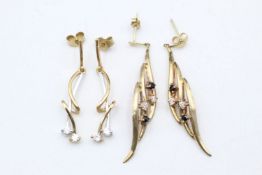 2 x 9ct Gold gemstone stylized drop earrings 4.6 grams gross