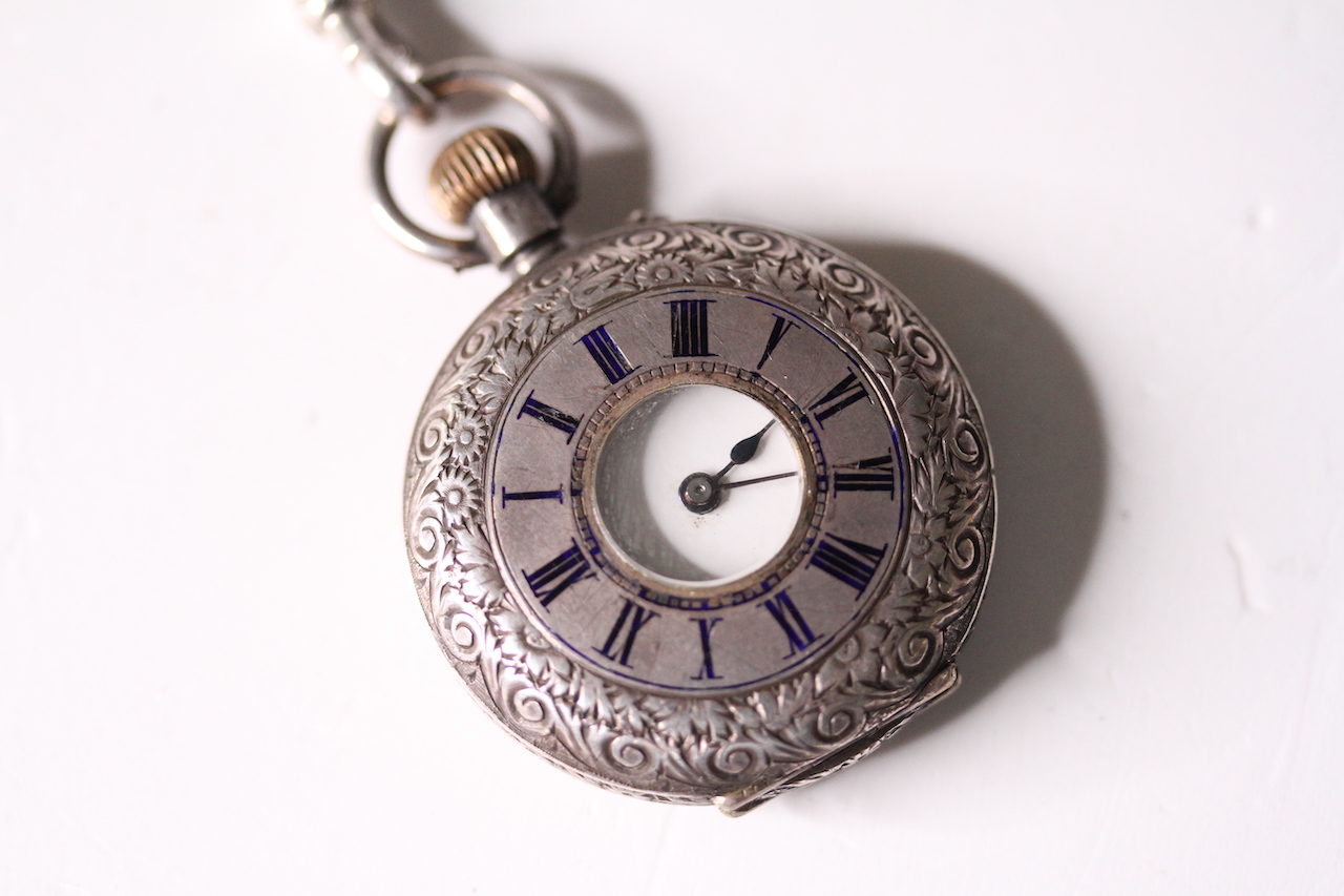 VINTAGE SILVER DEMI HUNTER & ALBERT POCKET WATCH AND CHAIN, ciruclar white dial with roman numeral - Image 2 of 5