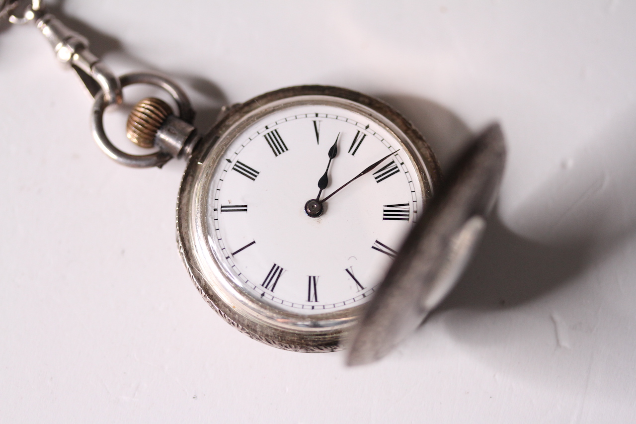 VINTAGE SILVER DEMI HUNTER & ALBERT POCKET WATCH AND CHAIN, ciruclar white dial with roman numeral - Image 3 of 5