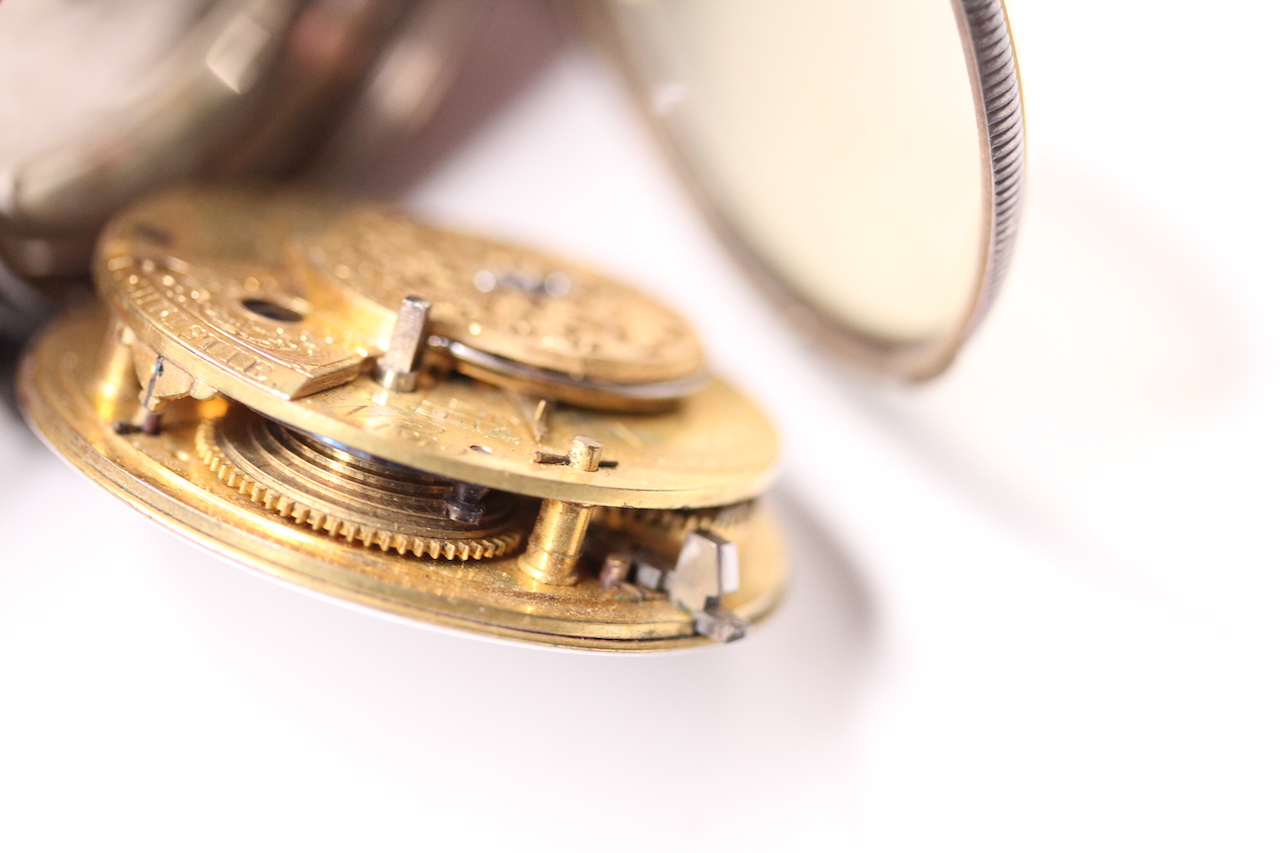 VINTAGE ENGLISH VERGE POCKET WATCH WITH WINDING KEY CIRCA 1800s, circular cream dial with roman - Image 6 of 6