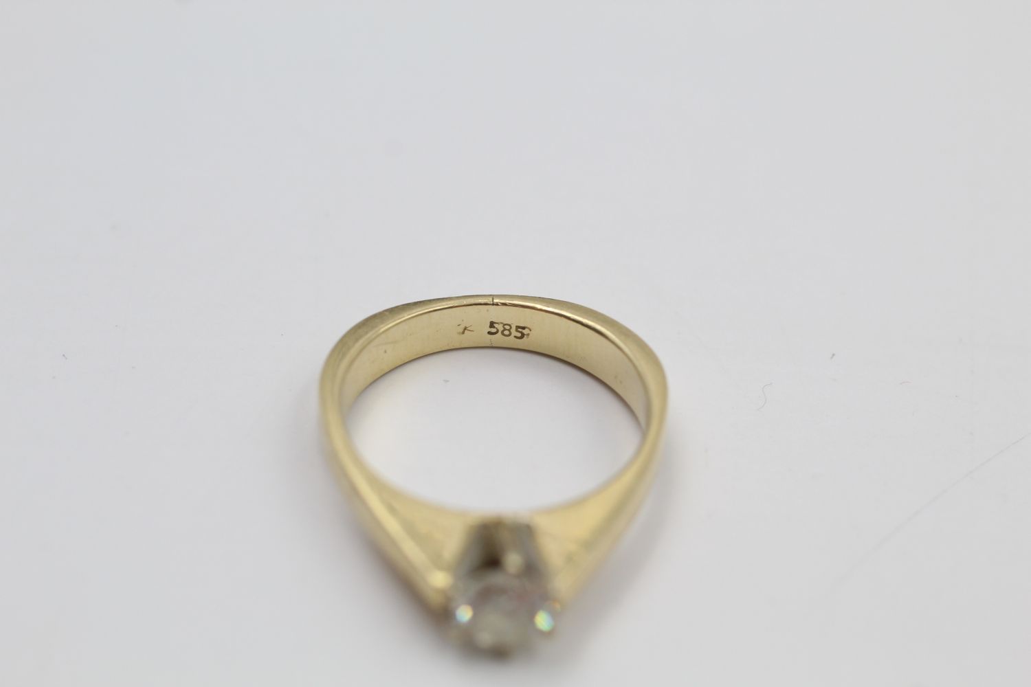 14ct gold modernist set gemstone solitaire ring 4.1 grams gross - Image 2 of 4