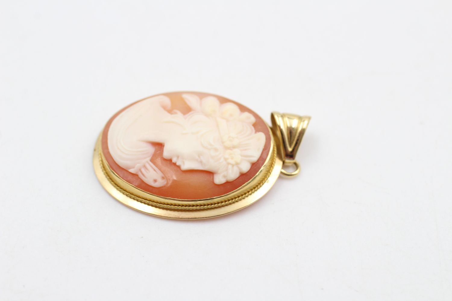 18ct Gold frame shell cameo brooch 4.6 grams gross - Image 3 of 4