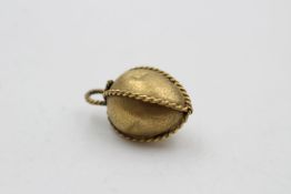 20ct gold antique ornate pendant / charm 1.3 grams gross