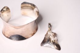 *TO BE SOLD WITHOUT RESERVE* Silver Bangle with a silver and pearl set pendant