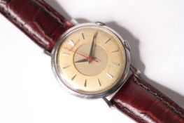 VINTAGE JAEGER-LECOULTRE MEMOX WRIST WATCH, circular cream dial with baton hour markers, inner