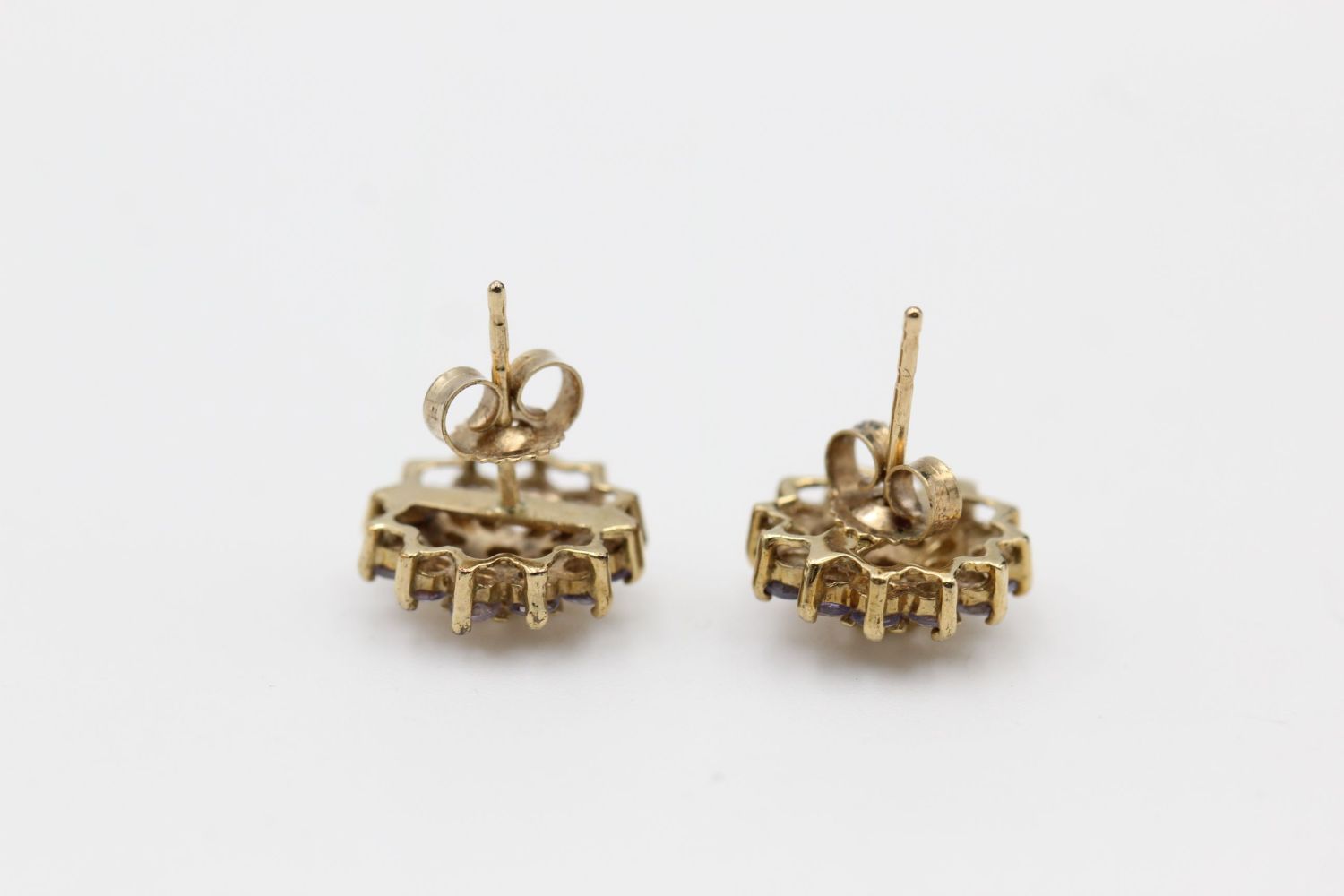 9ct gold diamond & lolite cluster earrings 2.3 grams gross - Image 3 of 4