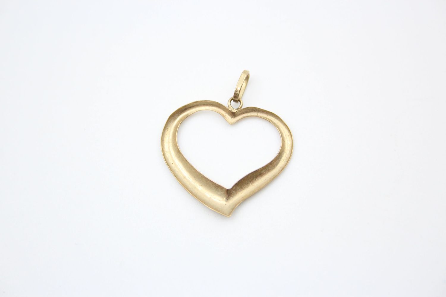 4 x 9ct gold heart pendants 2.4 grams gross - Image 4 of 11