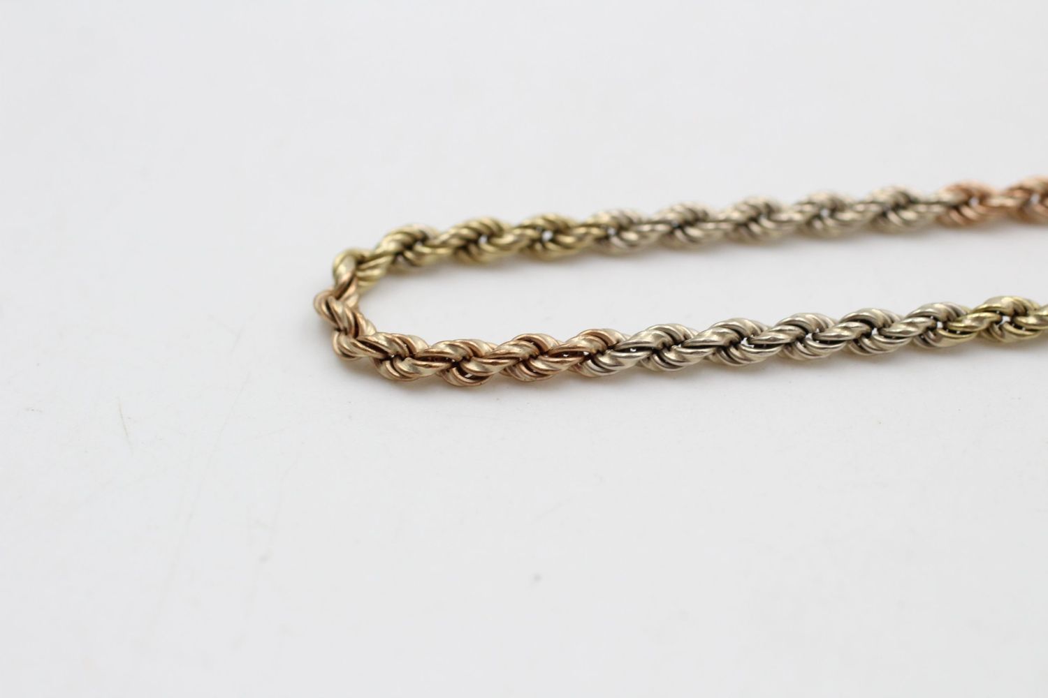 vintage 9ct gold tri-tone twisted rope bracelet 2.5 grams gross - Image 2 of 4
