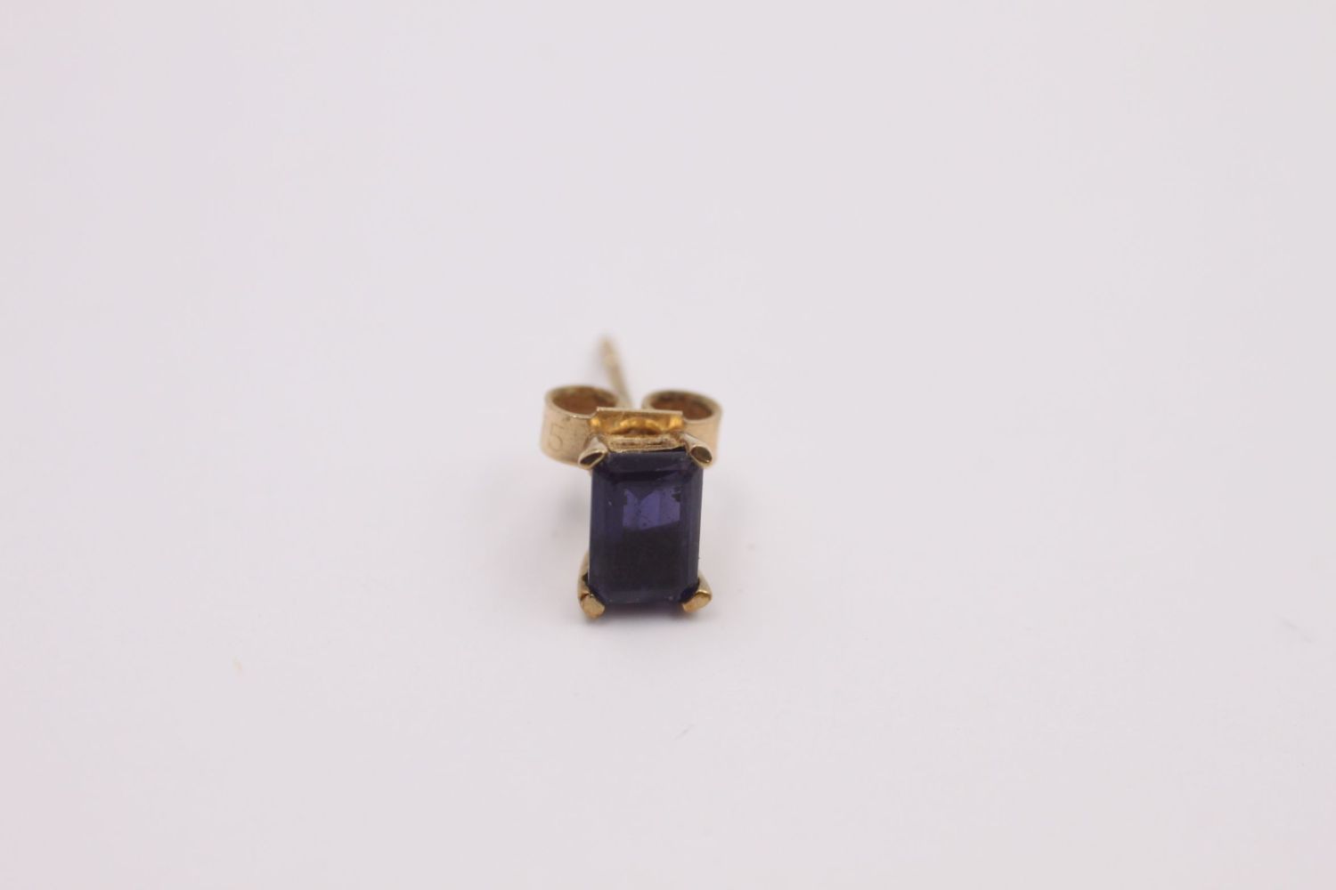9ct gold iolite stud earrings 0.9 grams gross - Image 3 of 4