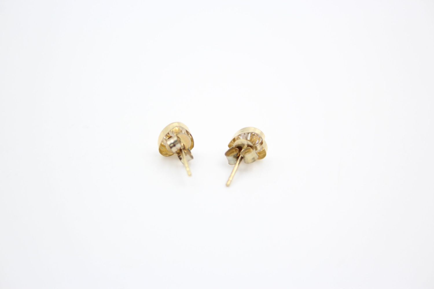 2 x 9ct gold gemstone stud earrings 1.6 grams gross - Image 9 of 10