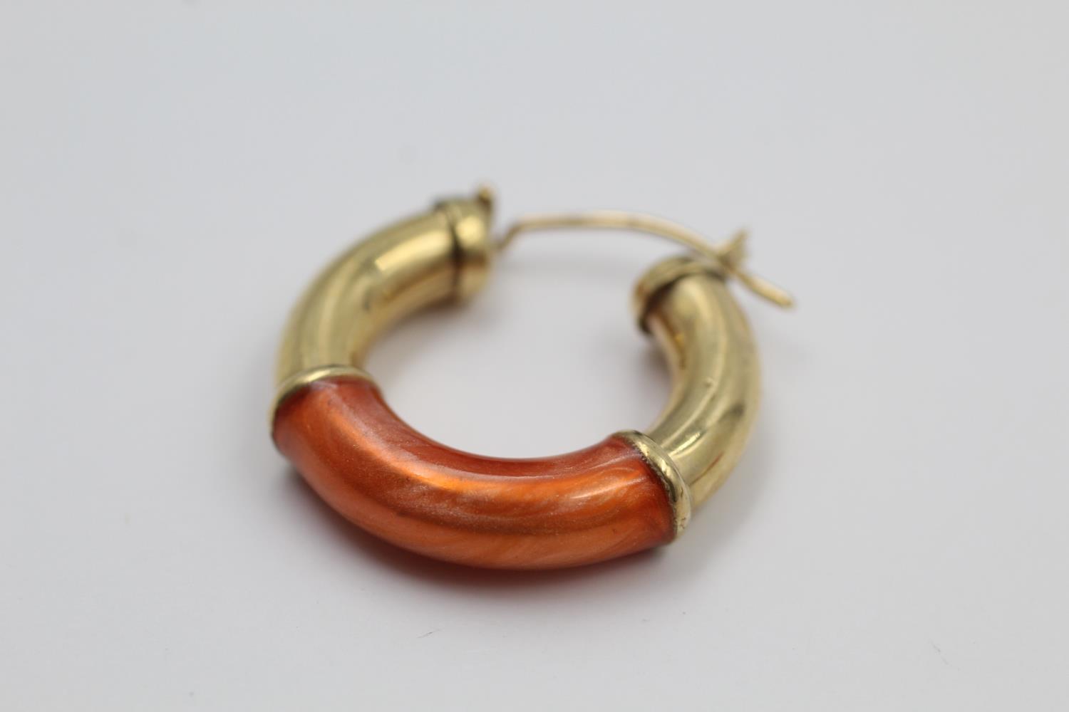 9ct gold enamel hoop earrings 4.1 grams gross - Image 4 of 5