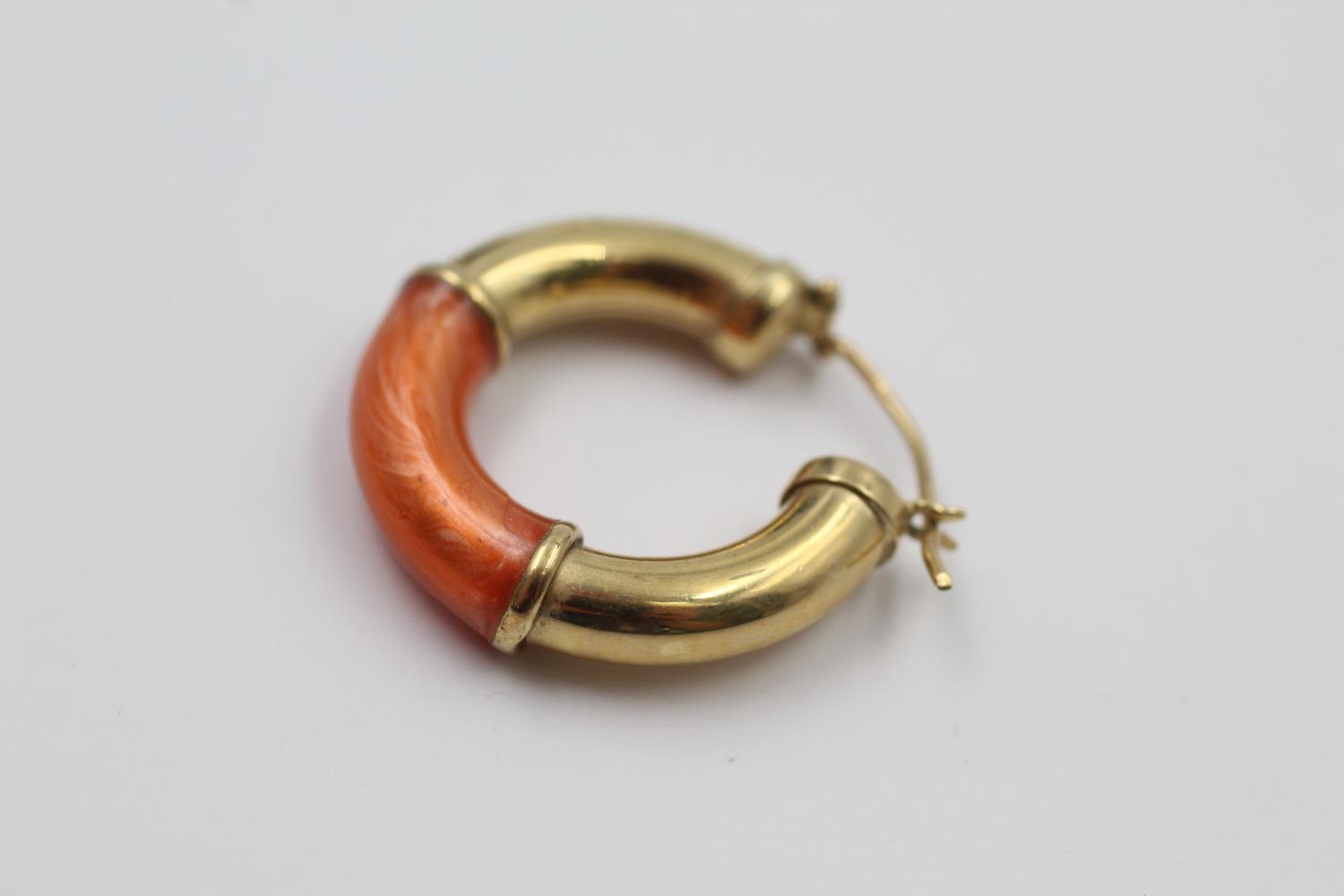 9ct gold enamel hoop earrings 4.1 grams gross - Image 2 of 5