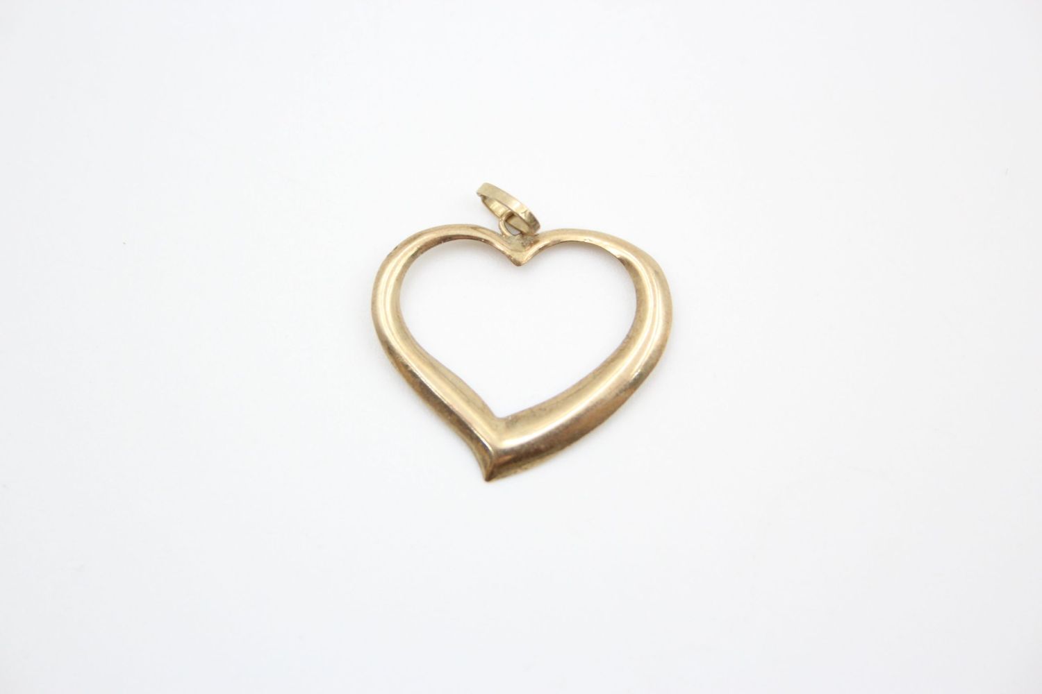 4 x 9ct gold heart pendants 2.4 grams gross - Image 3 of 11
