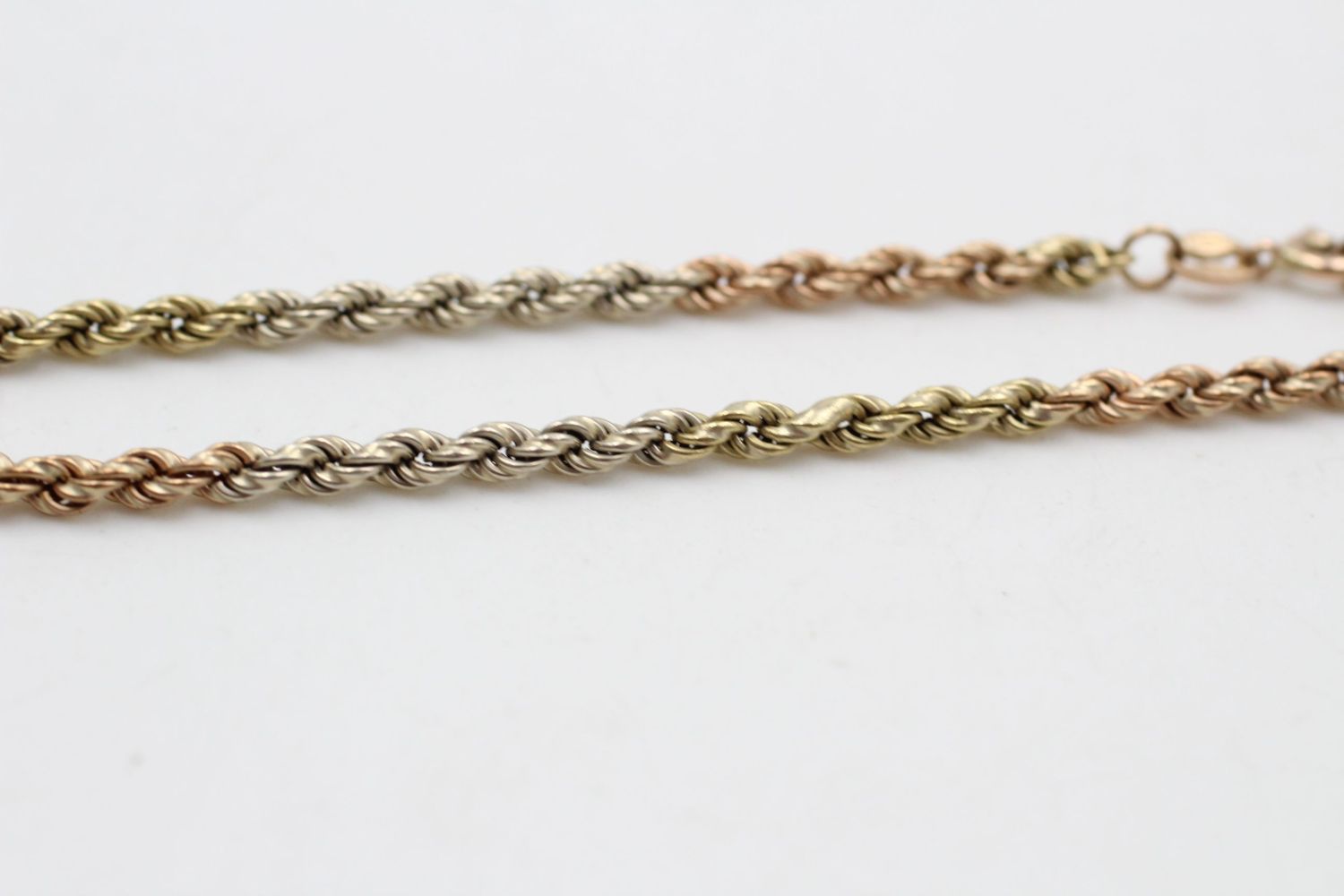 vintage 9ct gold tri-tone twisted rope bracelet 2.5 grams gross - Image 3 of 4