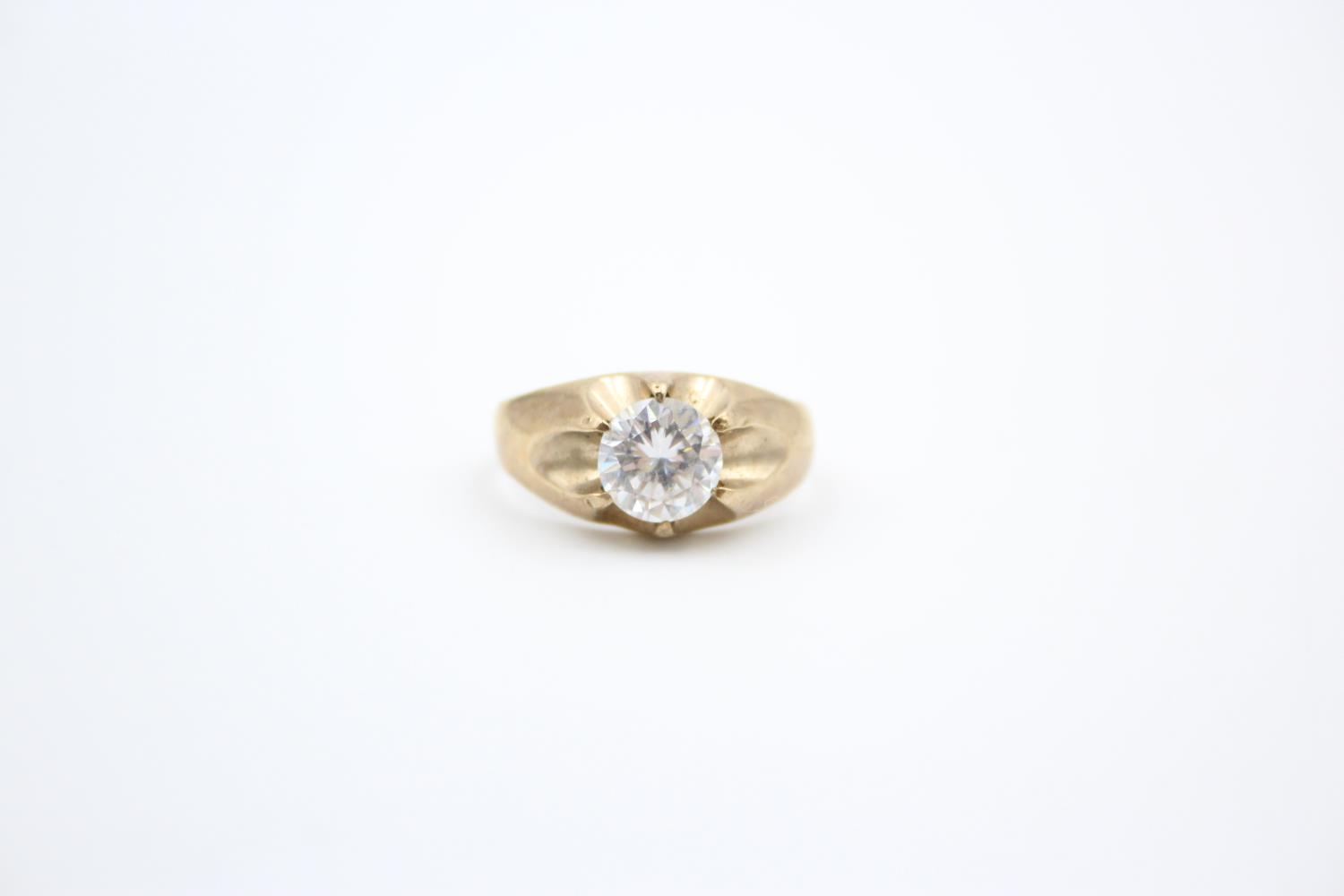 9ct Gold gemstone ring 4.2 grams gross