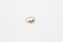 vintage 9ct gold diamond set floral ring 1.8 grams gross