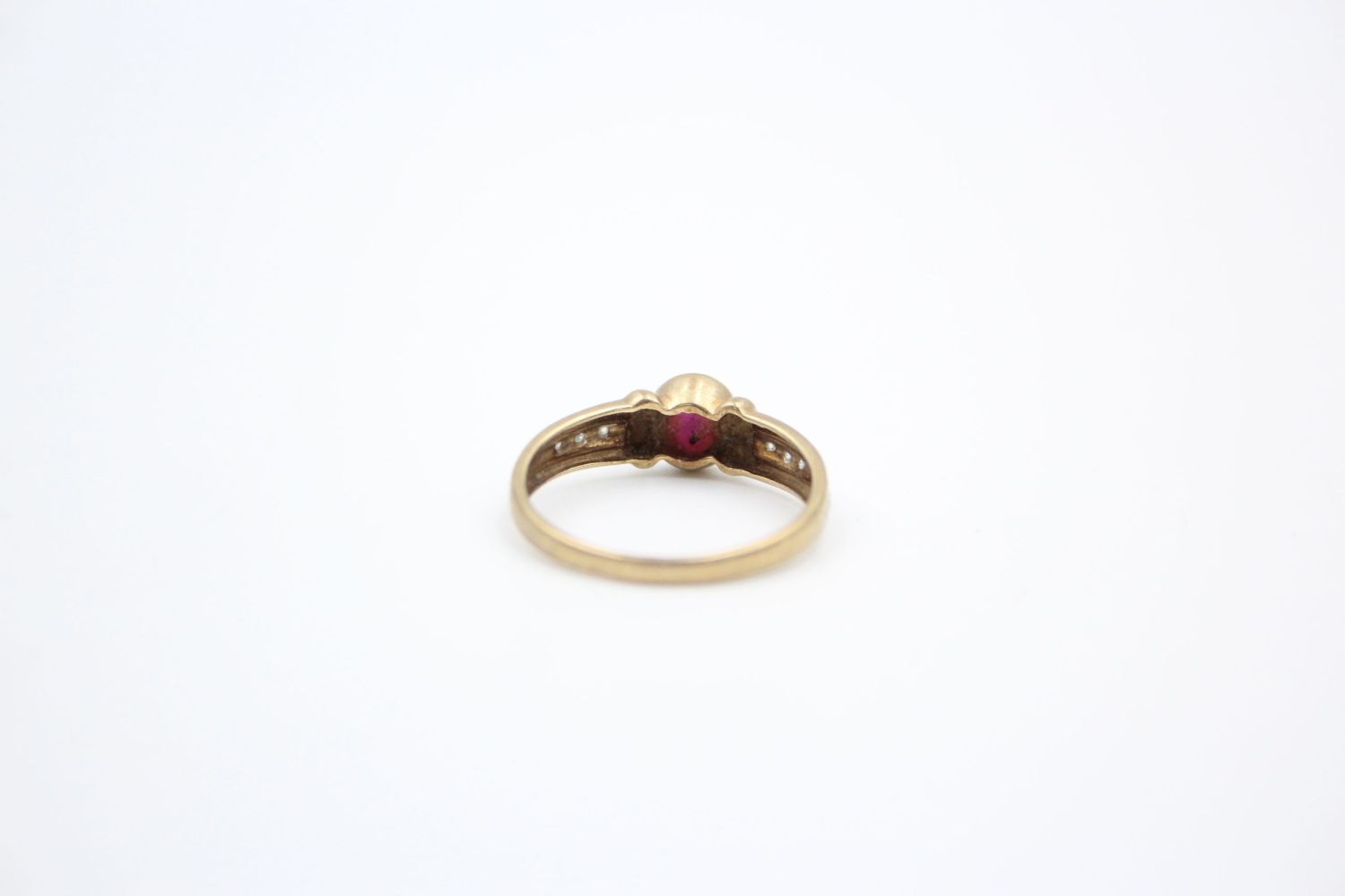 9ct Gold ruby & diamond detail dress ring 2 grams gross - Image 3 of 6