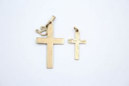 2 x 9ct gold cross pendants 2.2 grams gross