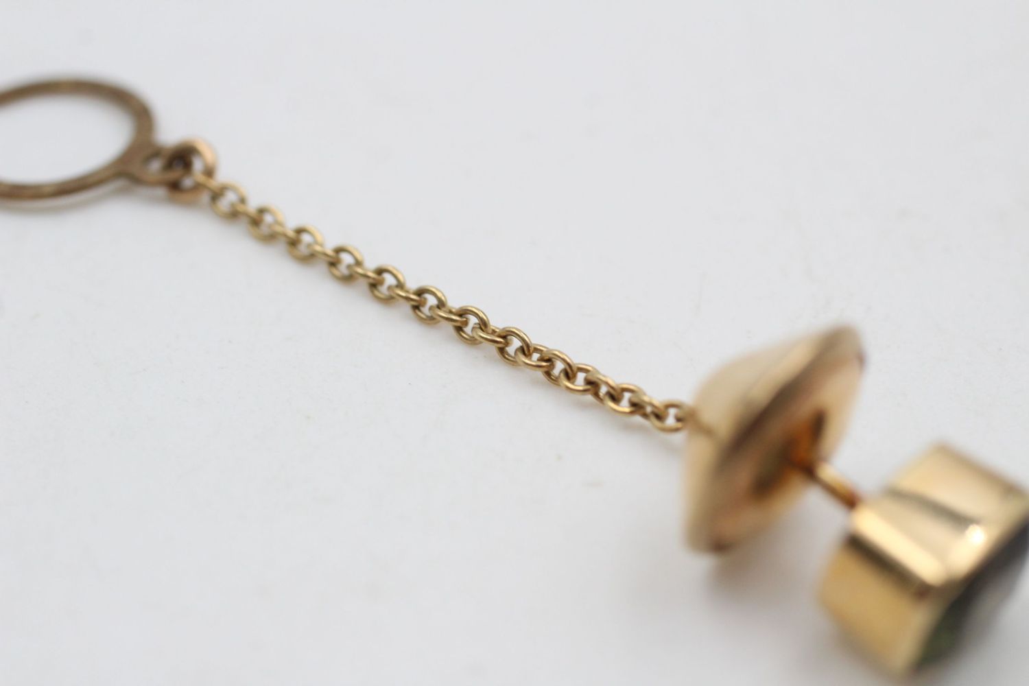 9ct gold moldavite glass tie pin 2.8 grams gross - Image 3 of 5