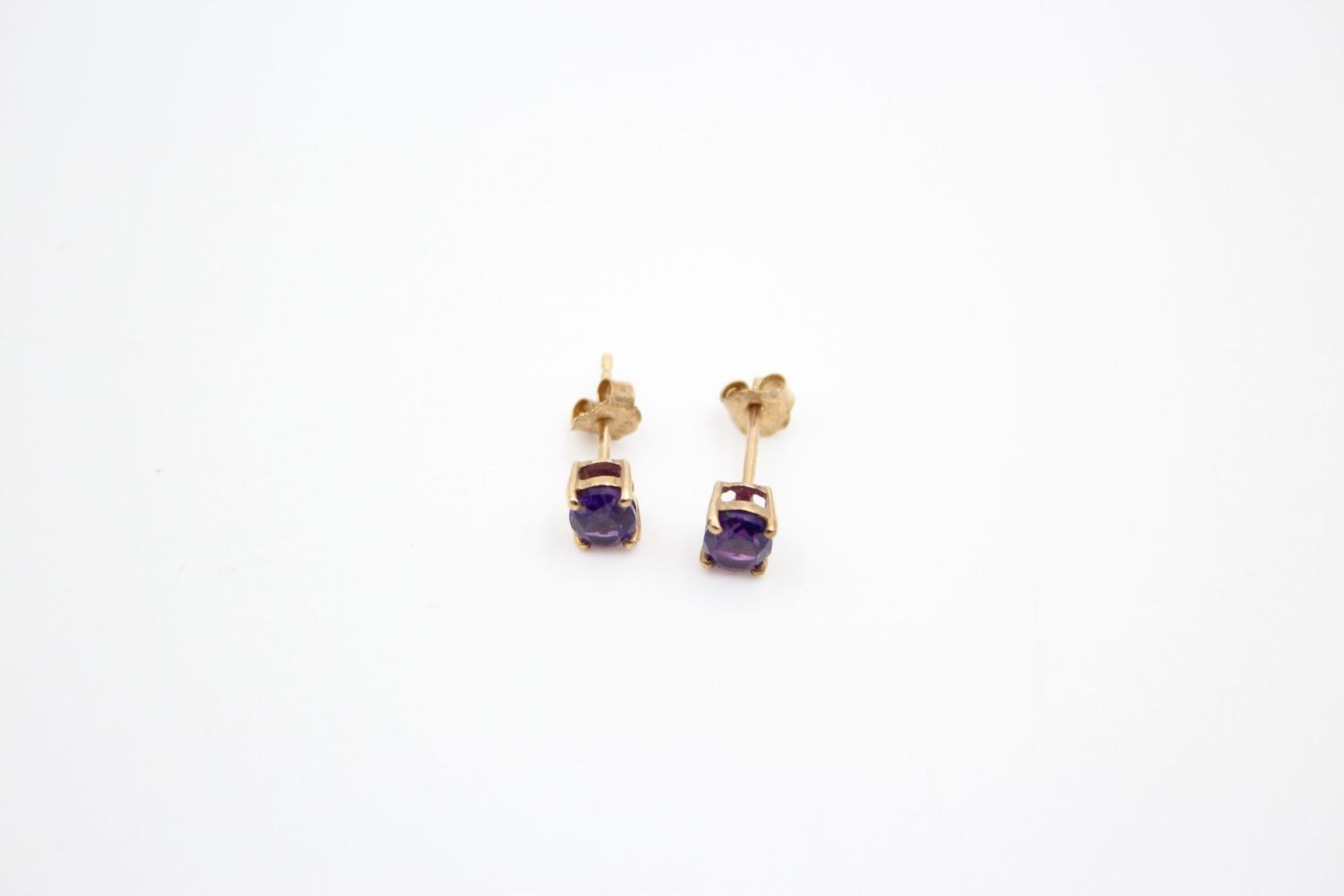 3 x 9ct gold gemstone earrings 1.9 grams gross - Image 6 of 11