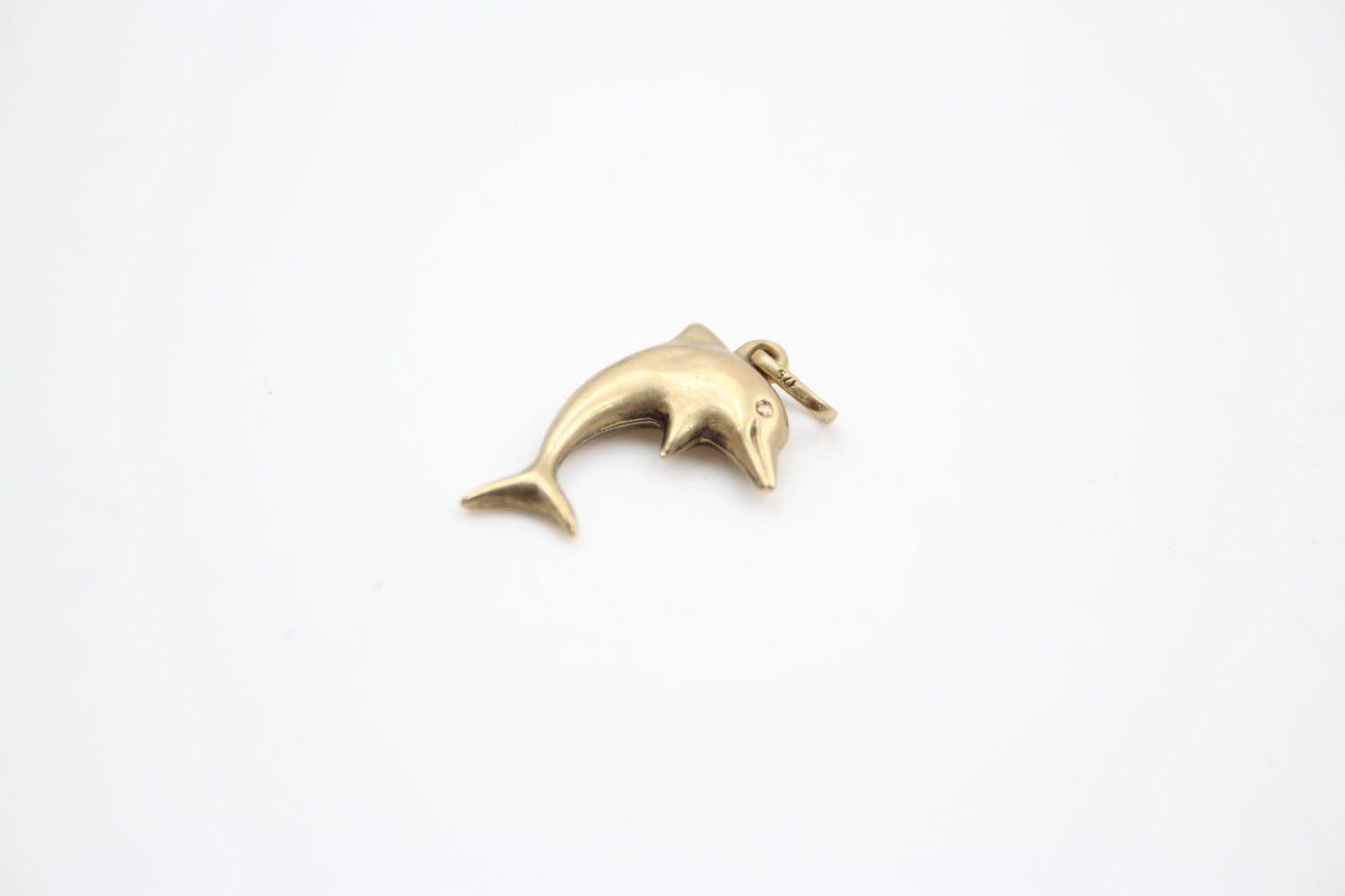 3 x 9ct gold dolphin and unicorn pendants 1.5 grams gross - Image 2 of 8