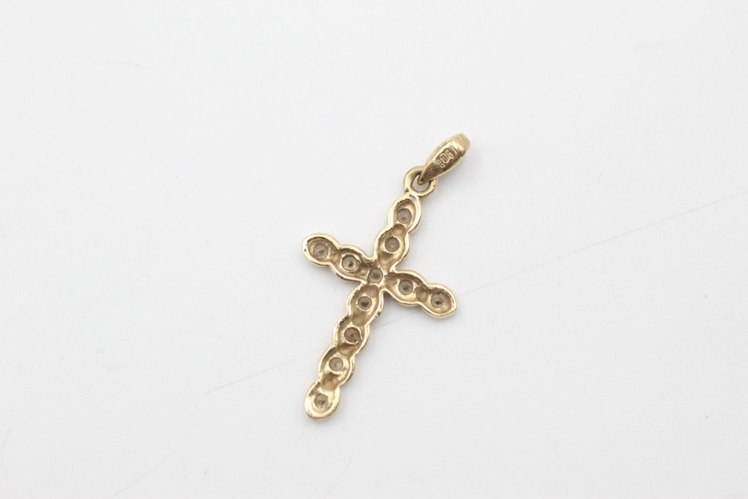 3 x 9ct Gold gemstone detail jewellery inc. cross, pendant, necklace 3 grams gross - Image 3 of 11