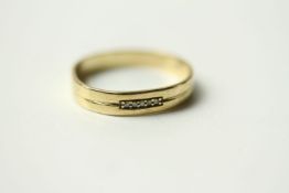 vintage 9ct gold 'I Love You' inscribed diamond ring 2 grams gross