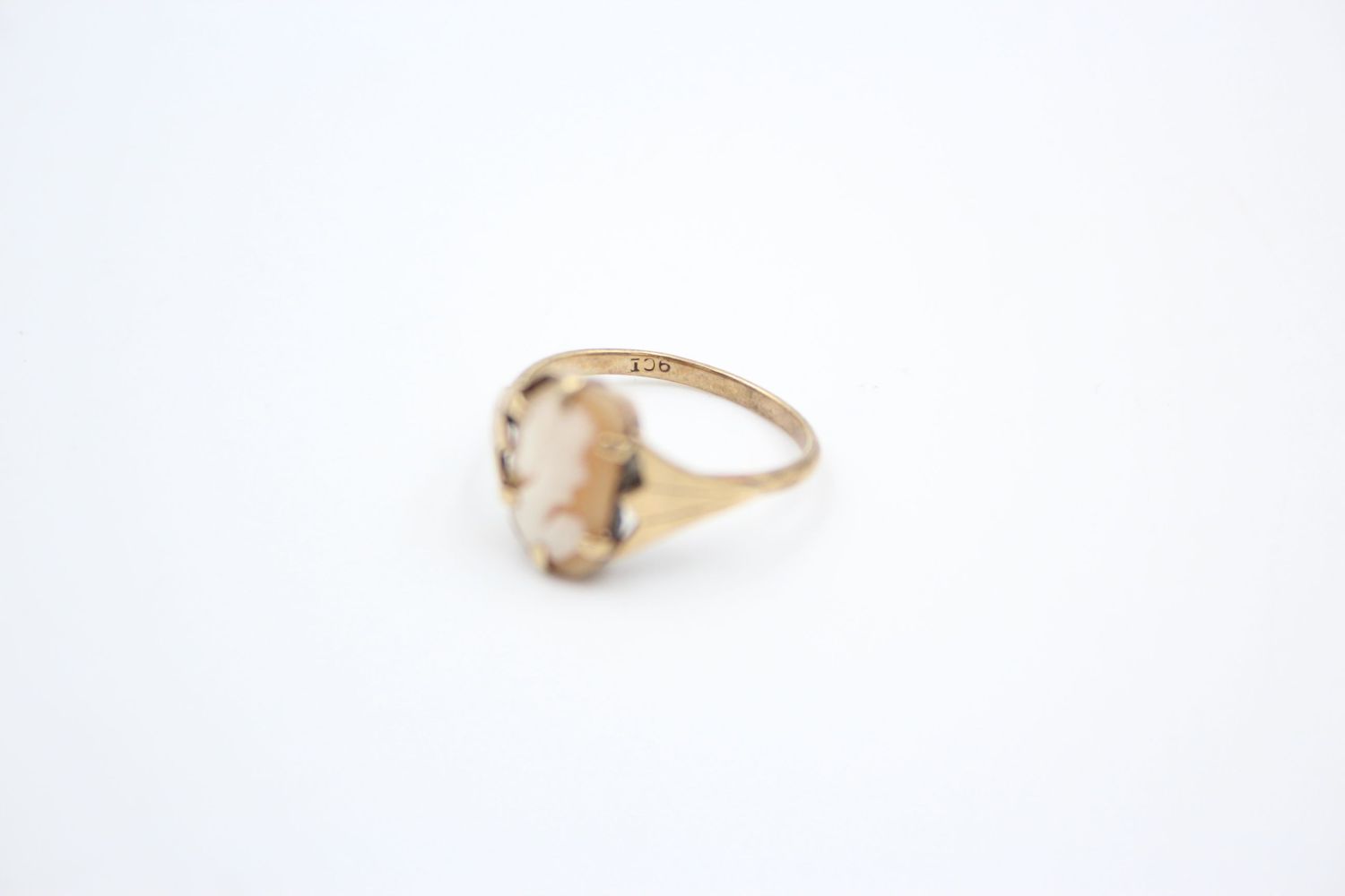 2 x 9ct gold cameo rings 4.9 grams gross - Image 10 of 11
