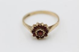 vintage 9ct gold garnet cluster ring 1.7 grams gross