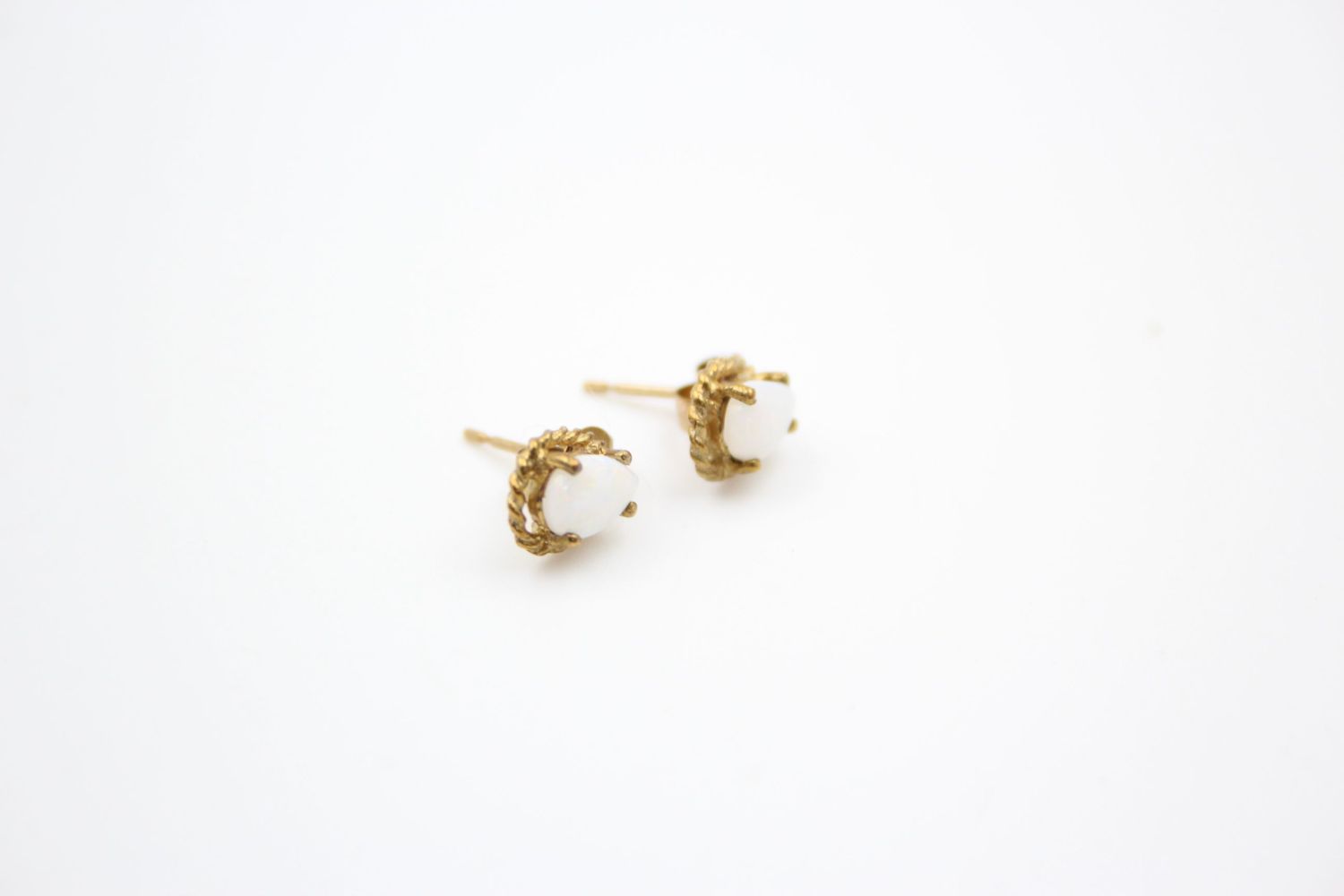 3 x 9ct gold gemstone earrings 1.9 grams gross - Image 3 of 11