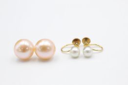 2 x 9ct Gold earrings inc. pearl, screw back 5.3 grams gross