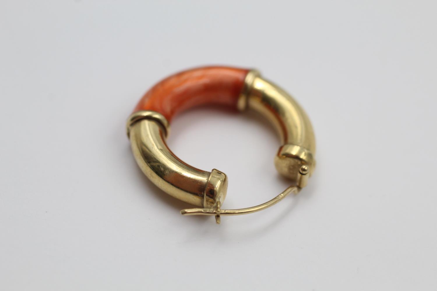 9ct gold enamel hoop earrings 4.1 grams gross - Image 5 of 5