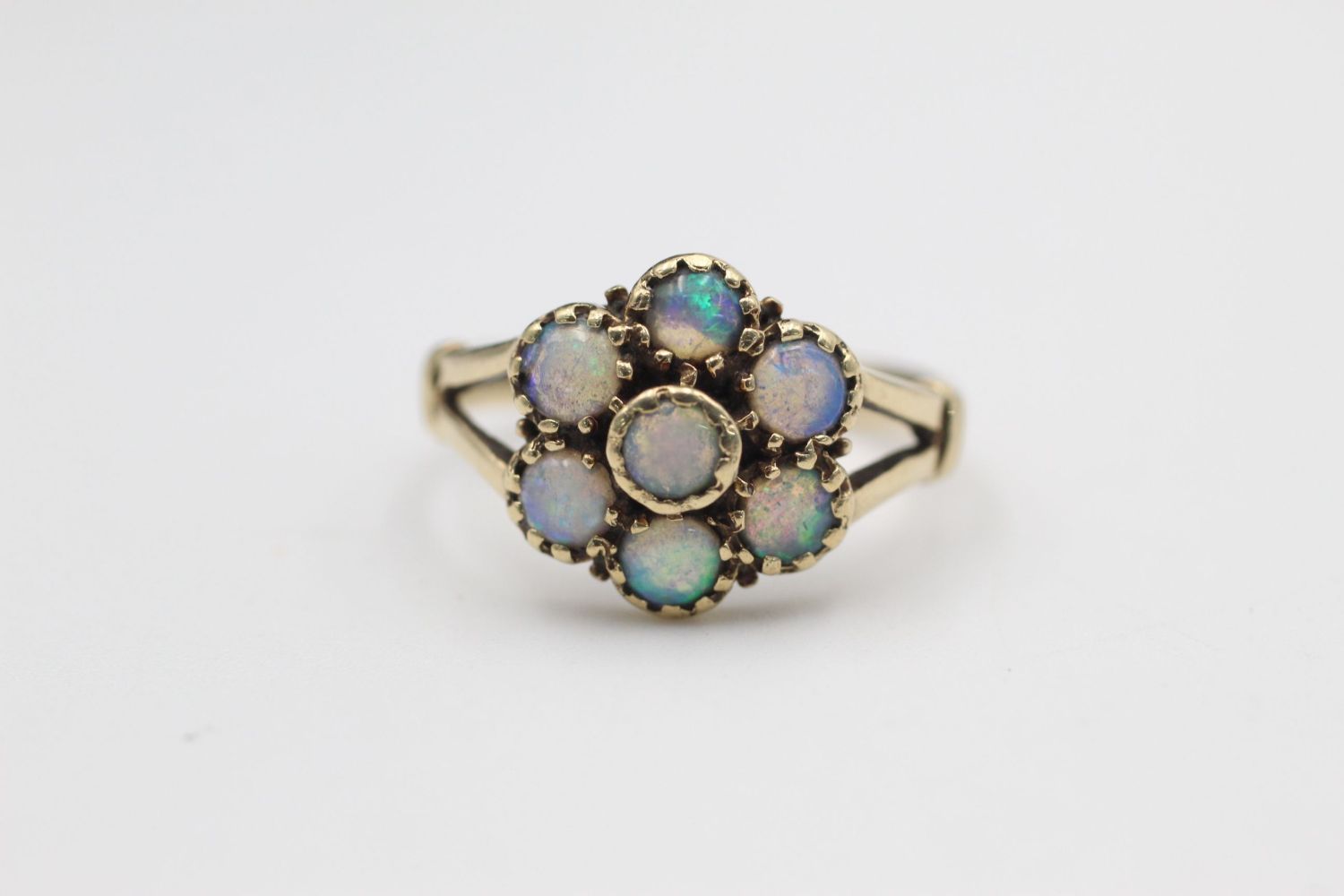 9ct Gold opal cluster ring 2.8 grams gross