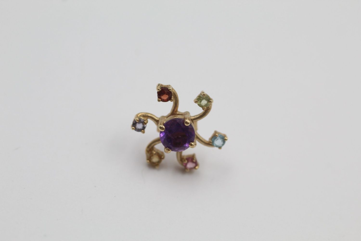 9ct Gold gemstone statement stud earrings inc. amethyst 1.8 grams gross - Image 3 of 4