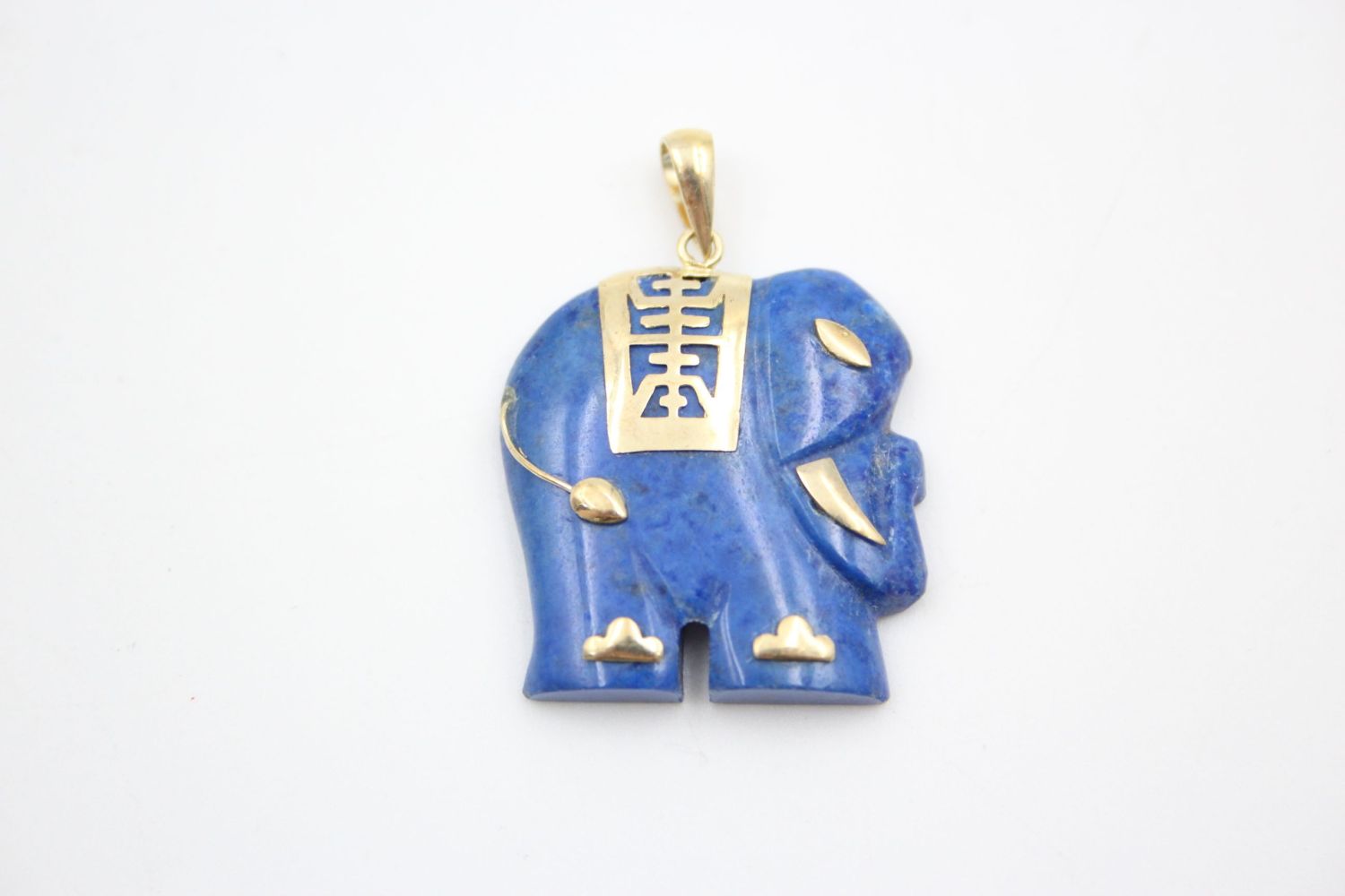 2 x 9ct gold oriental elephant gemstone pendants inc. lapis, onyx 11 grams gross - Image 5 of 8