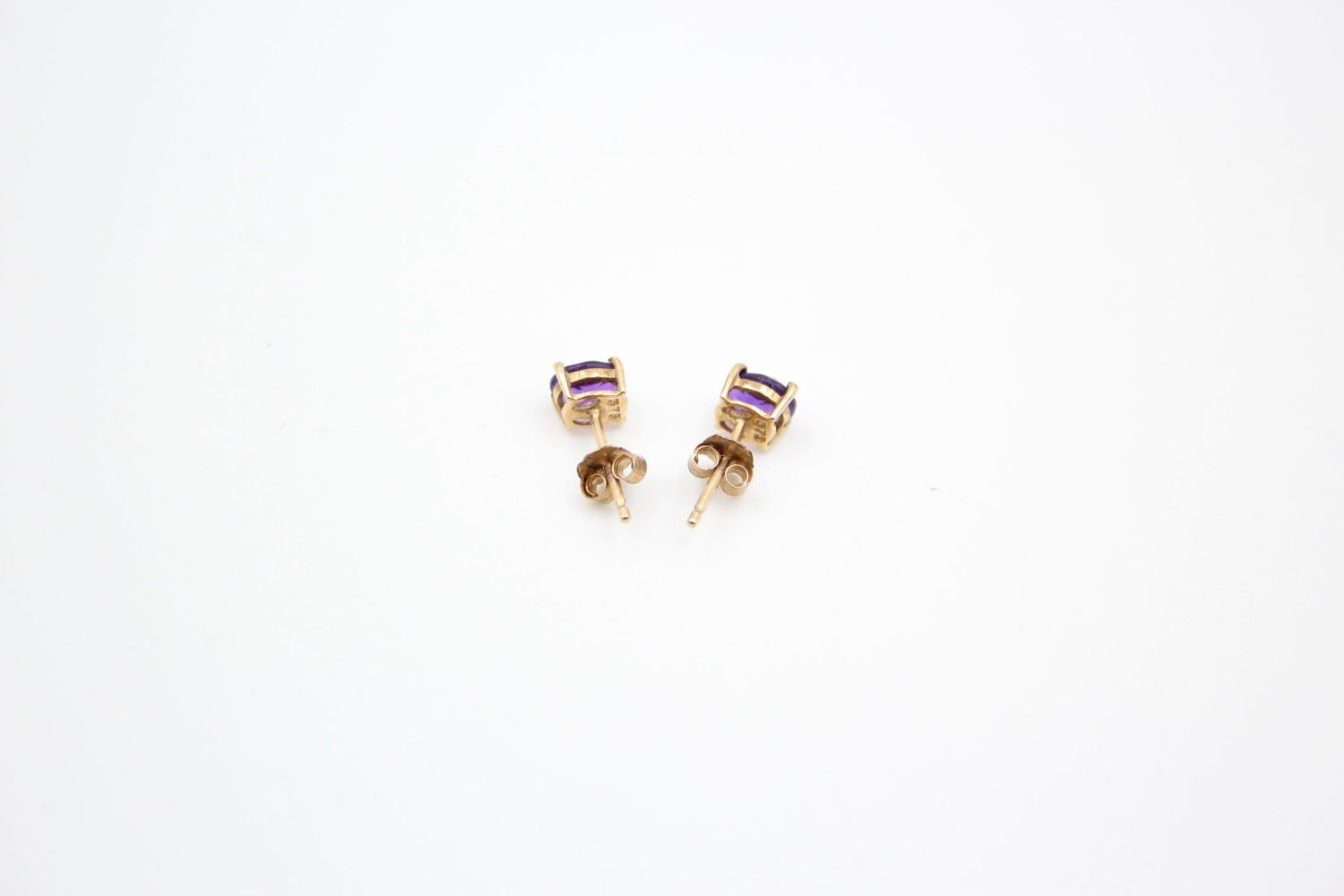 3 x 9ct gold gemstone earrings 1.9 grams gross - Image 7 of 11