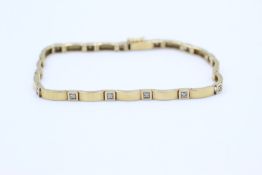 9ct gold diamond wave chain bracelet 8.5 grams gross