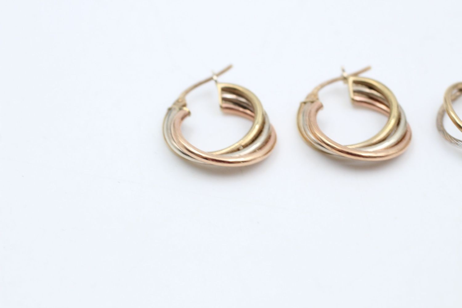 2 x 9ct Gold hoop earrings inc. tri-tone, twisted 3.6 grams gross - Image 2 of 5